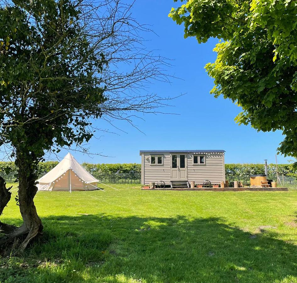 Old King William Shepherd Huts And Private Hot Tubs In North Norfolk Hunworth Экстерьер фото